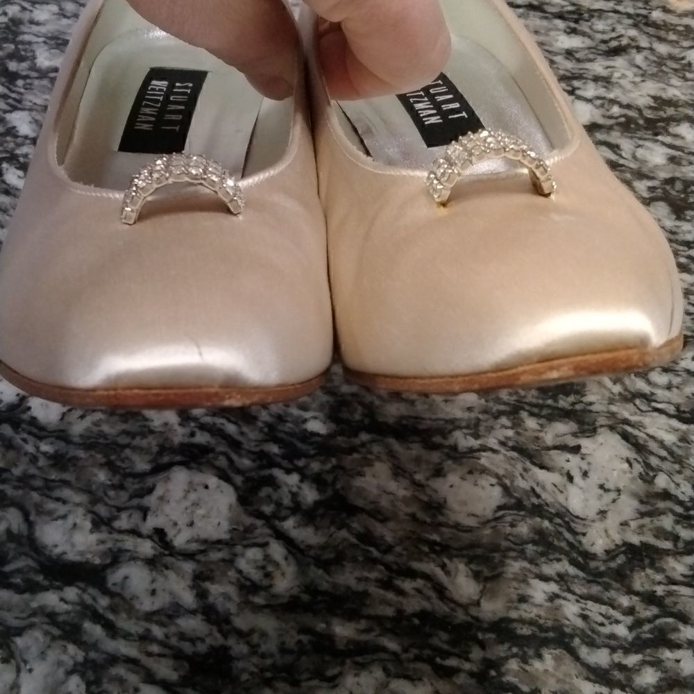 Stuart Weitzman - Picture 6 of 11